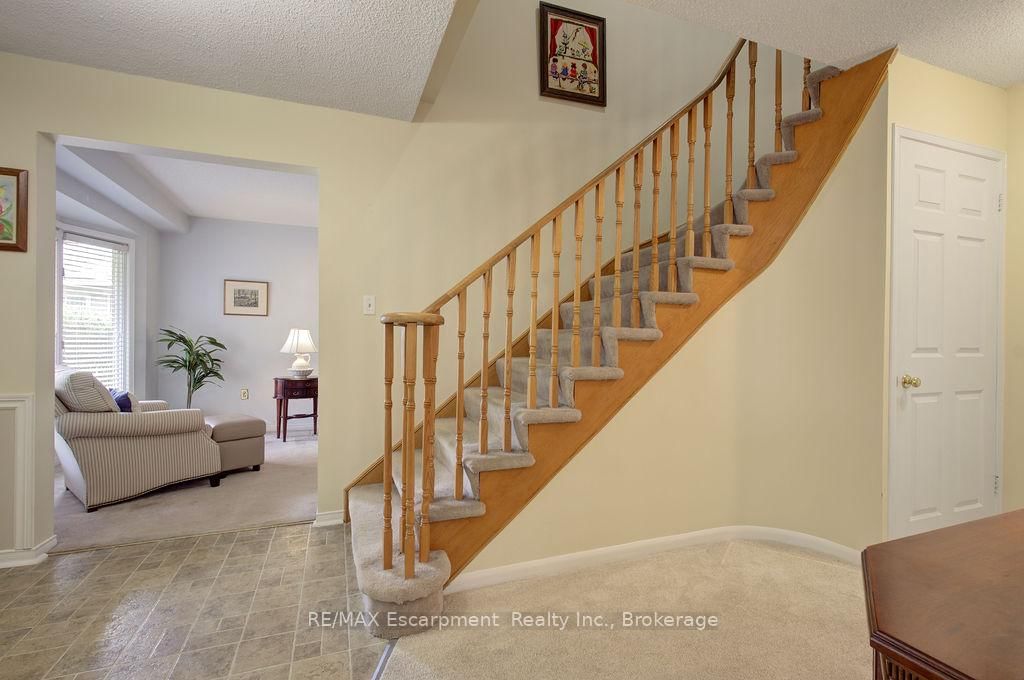 794 Hawkins Crescent - Photo 6