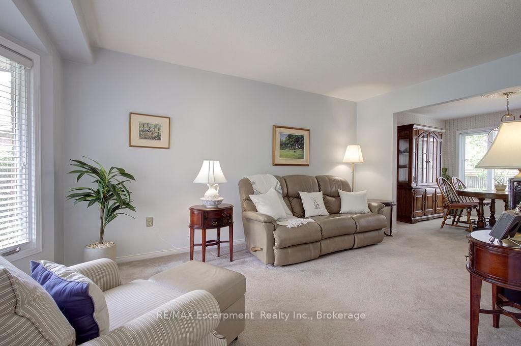 794 Hawkins Crescent - Photo 7