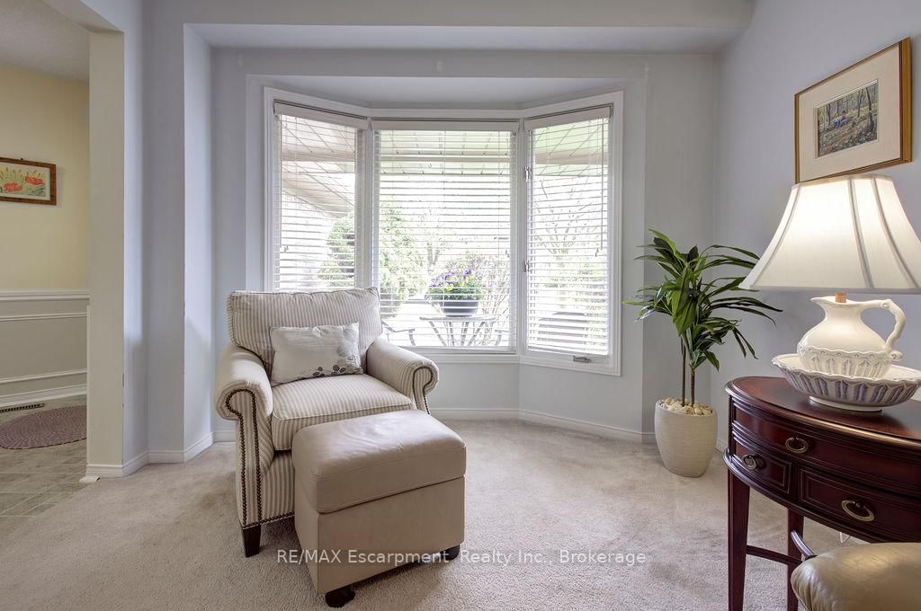 794 Hawkins Crescent - Photo 8
