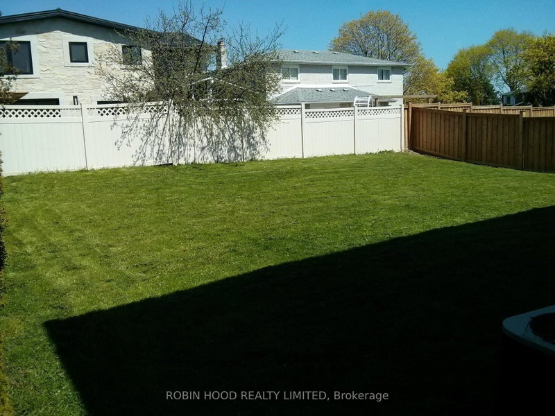 1953 Owlsnest Mississauga,ON L4W 2J1 — Photo 27