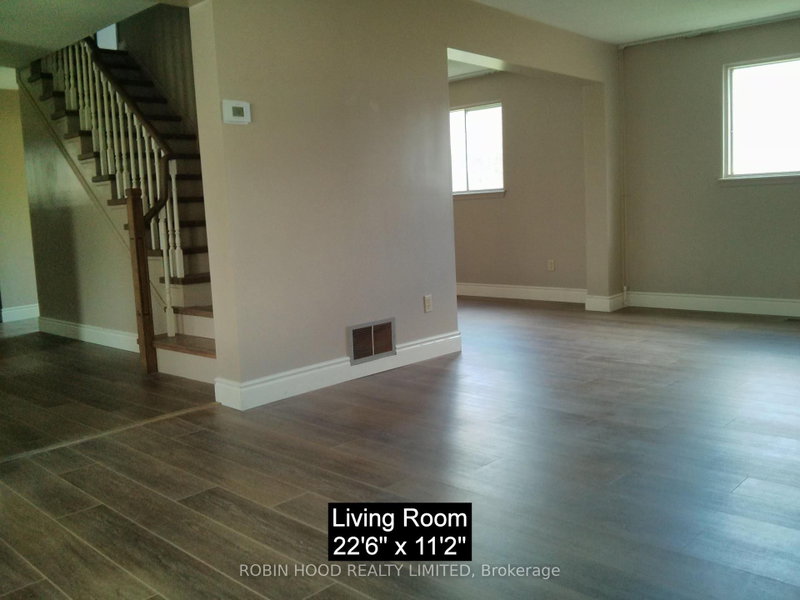 1953 Owlsnest Mississauga,ON L4W 2J1 — Photo 4