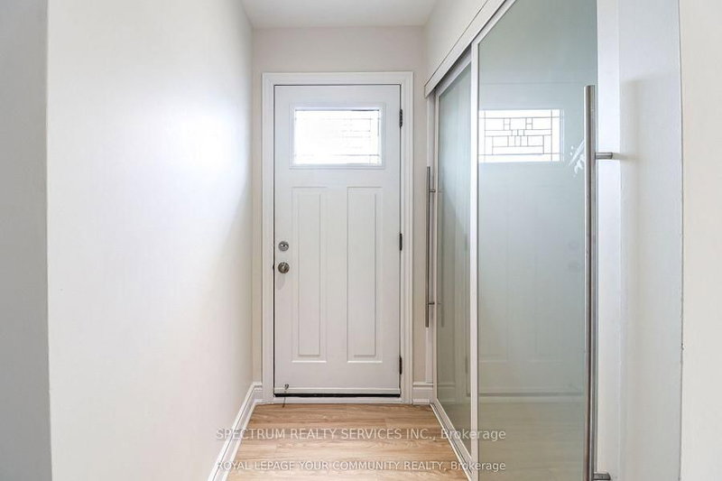 15 Golding Ave, Brampton, L6W 1M5 | Image 3