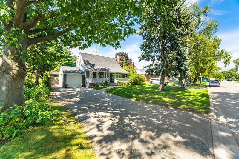 457 Selsey Dr, Mississauga, L5A 1B7 | Image 2