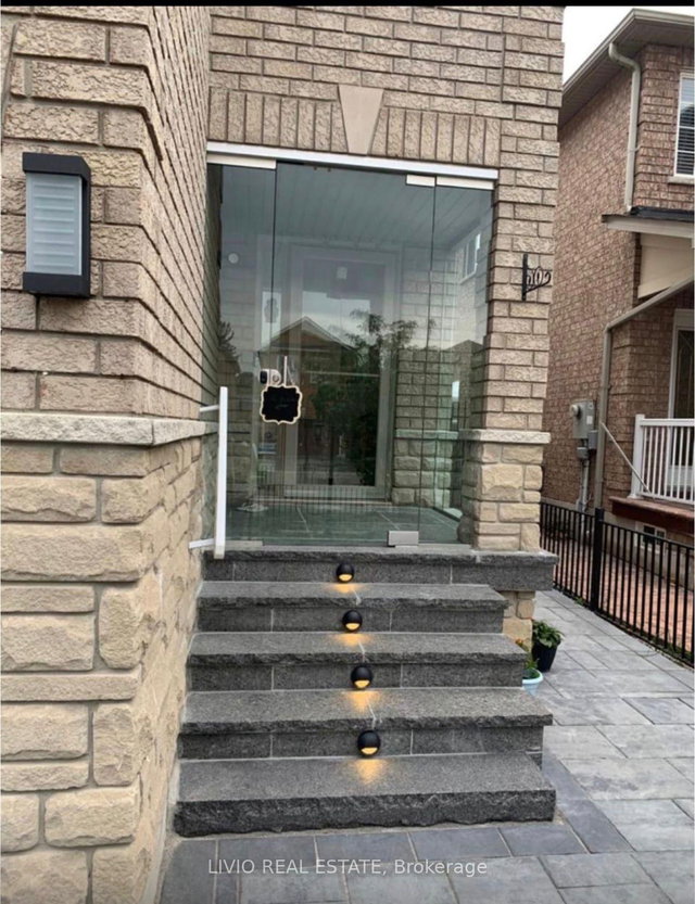 3209 Cactus Gate