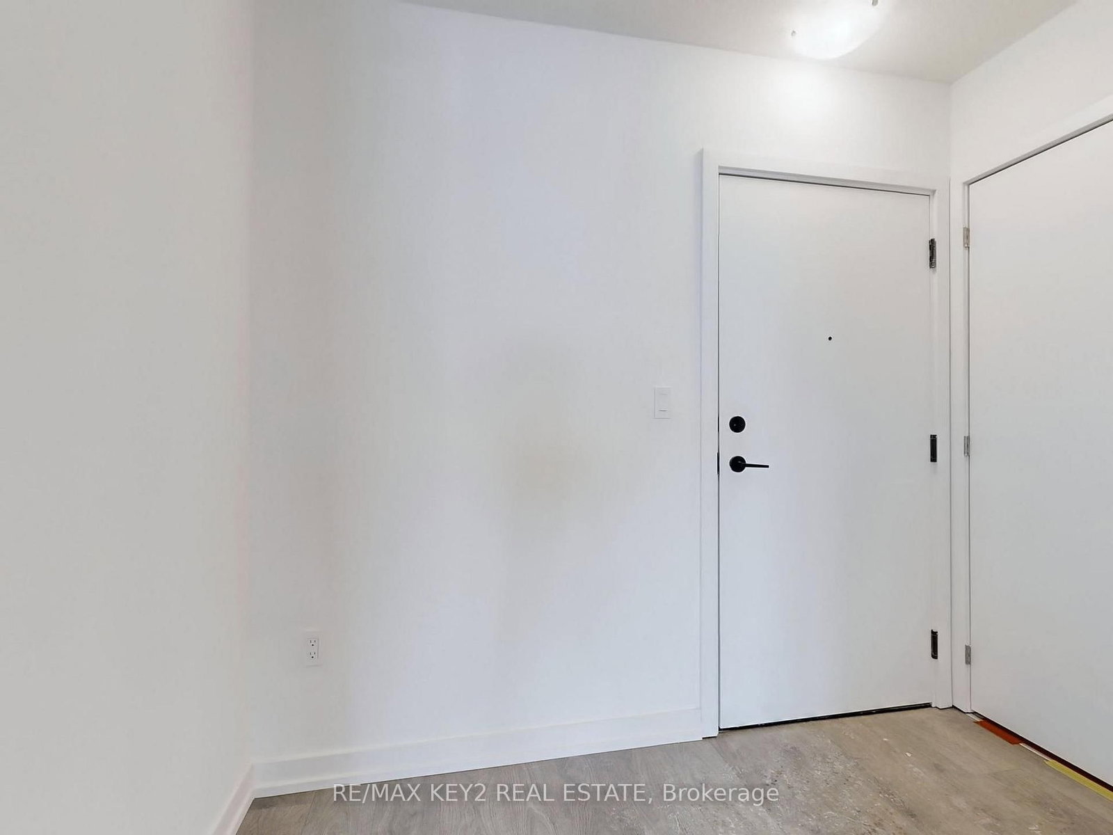 556 Marlee Avenue, Unit 611 - Photo 8