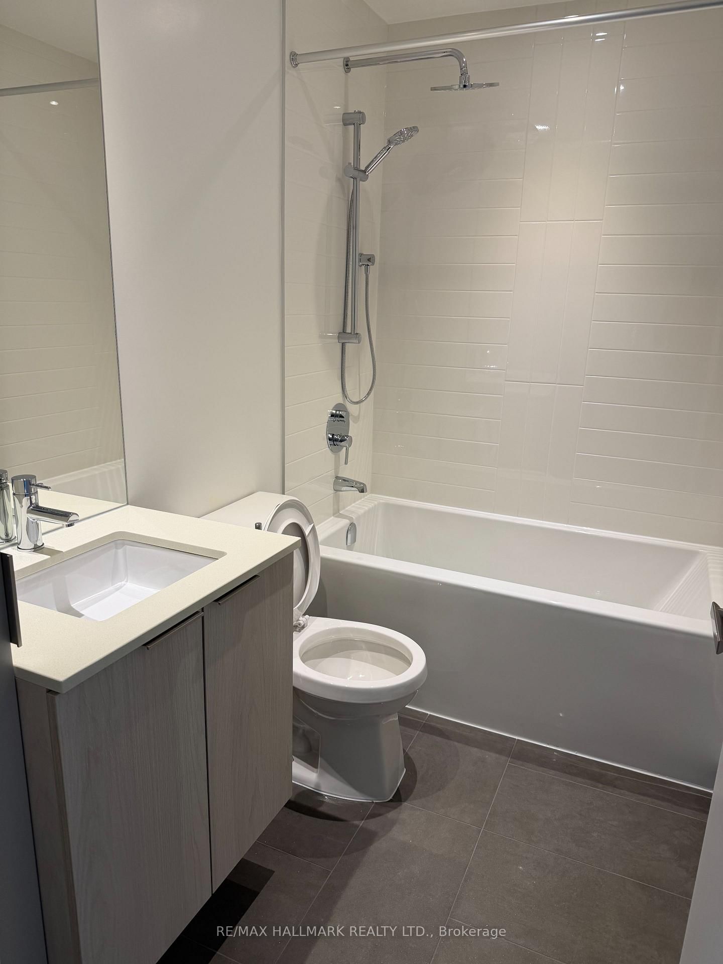 448 Burnhampthorpe Road, Unit 2306 - Photo 6
