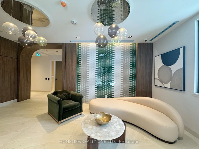 308 - 758 Dovercourt Road