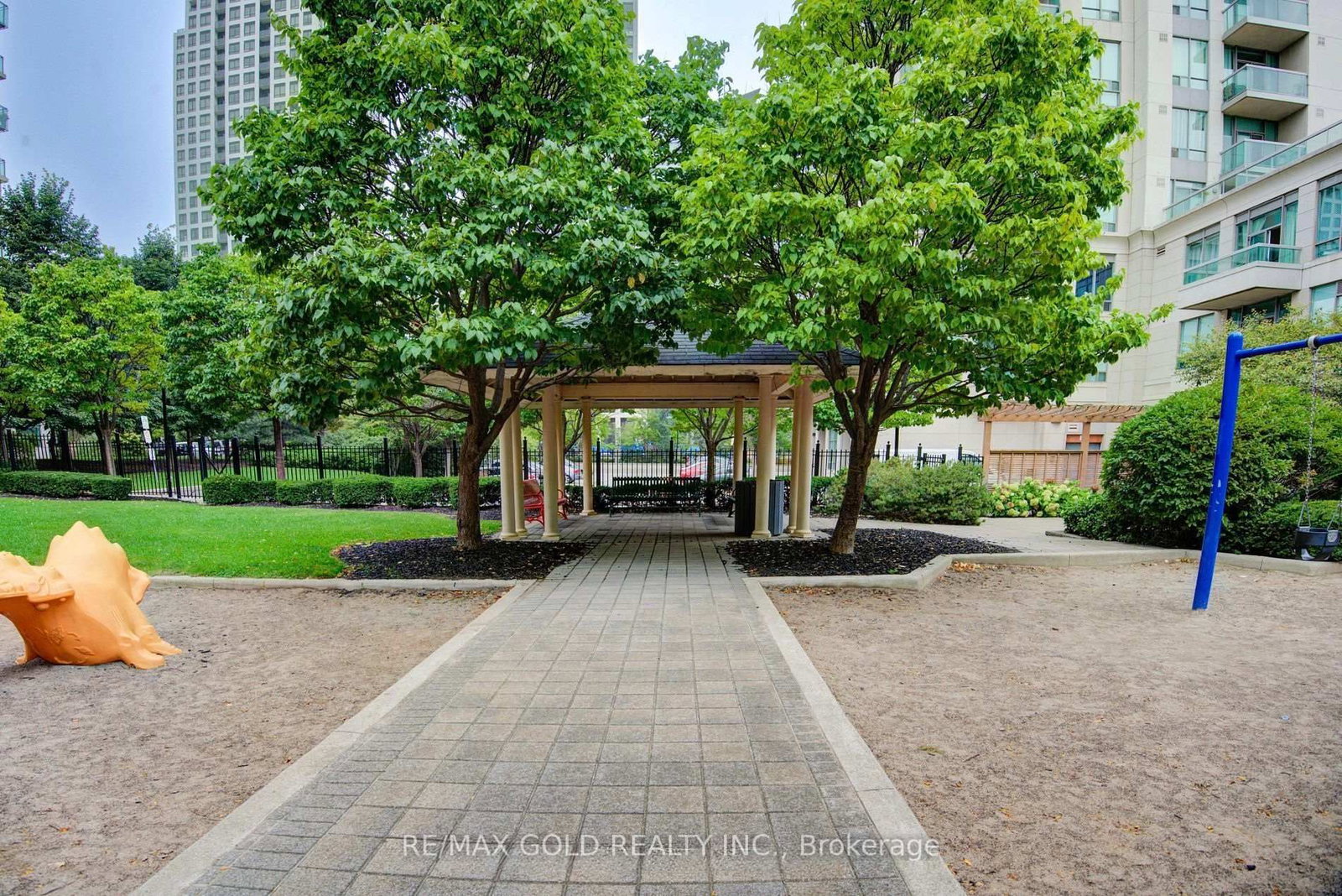 3504 Hurontario Street, Unit 1607 - Photo 36
