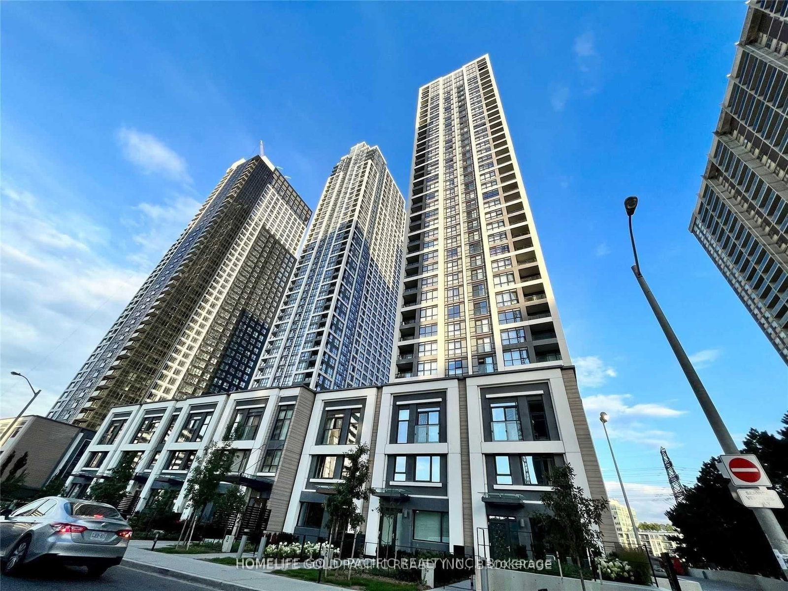 5 Mabelle Avenue, Unit 2834