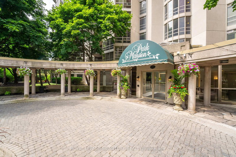 3208 - 45 Kingsbridge Garden Circ, Mississauga, L5R 3K4 | Image 2