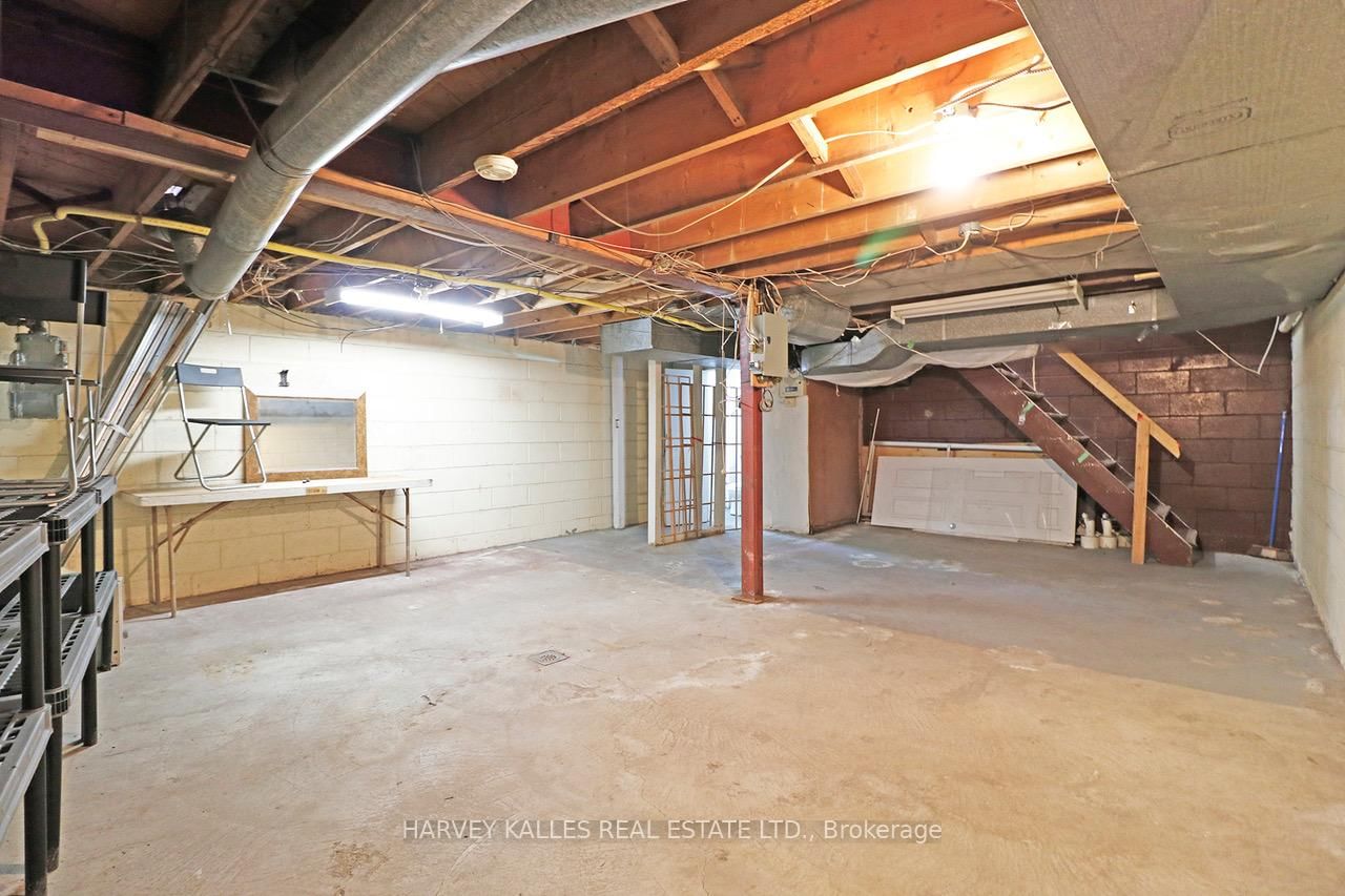 3811 Lake Shore Boulevard W - Photo 9