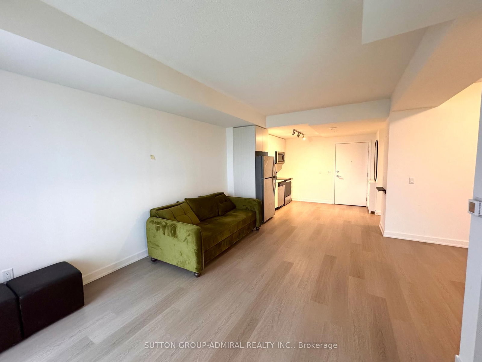 859 The Queensway, Unit 520 - Photo 2