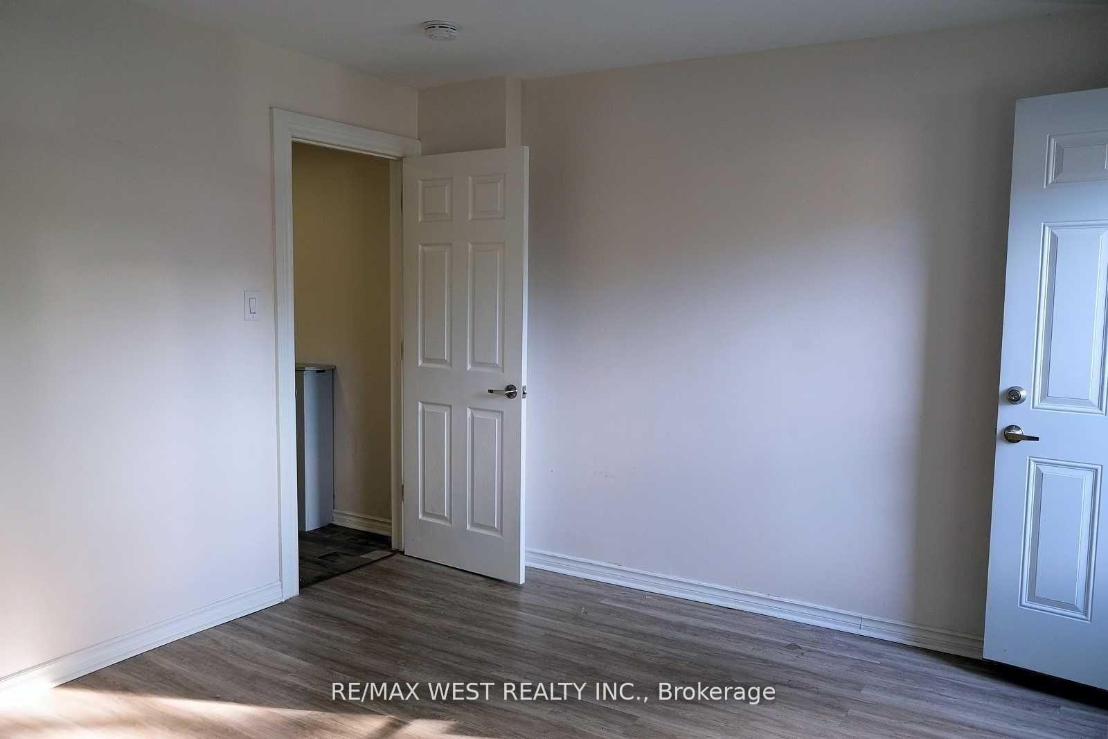 4992B Dundas Street W, Unit 2nd Flr - Photo 7
