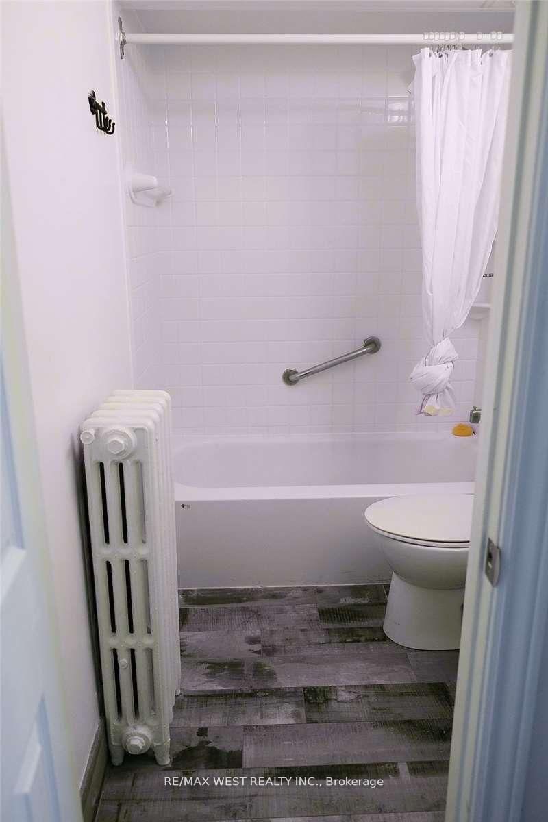 4992B Dundas Street W, Unit 2nd Flr - Photo 9