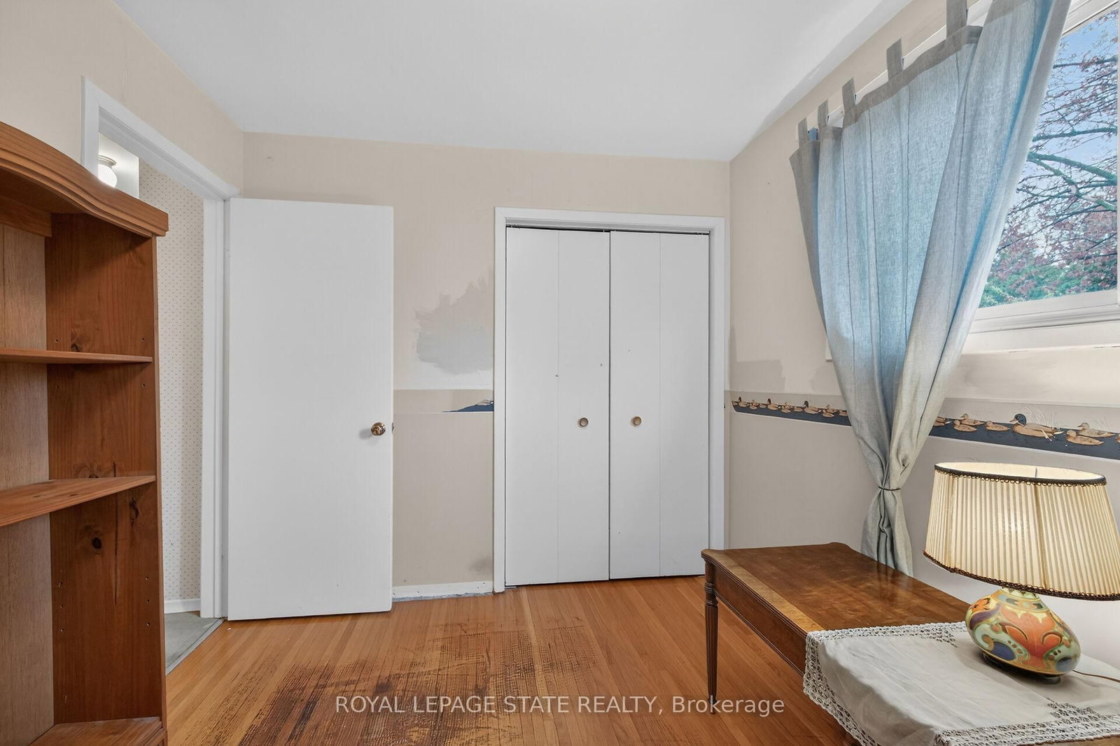 582 Woodview Road • Burlington, ON photo 28