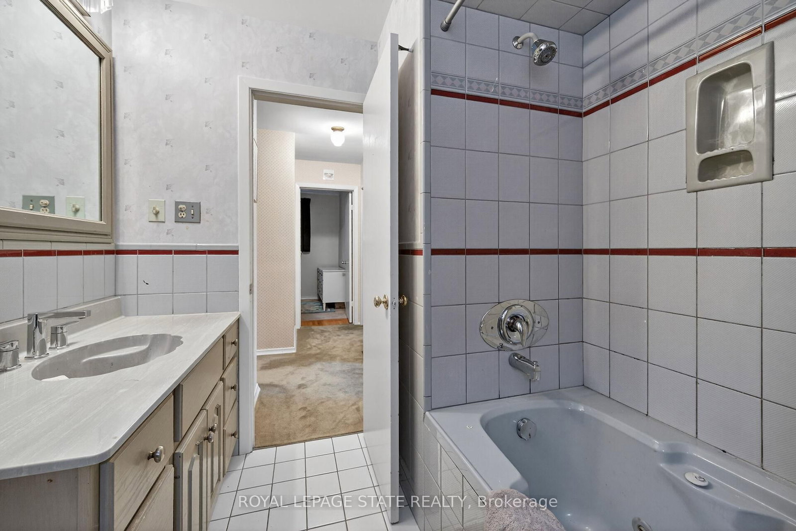 582 Woodview Road • Burlington, ON photo 30