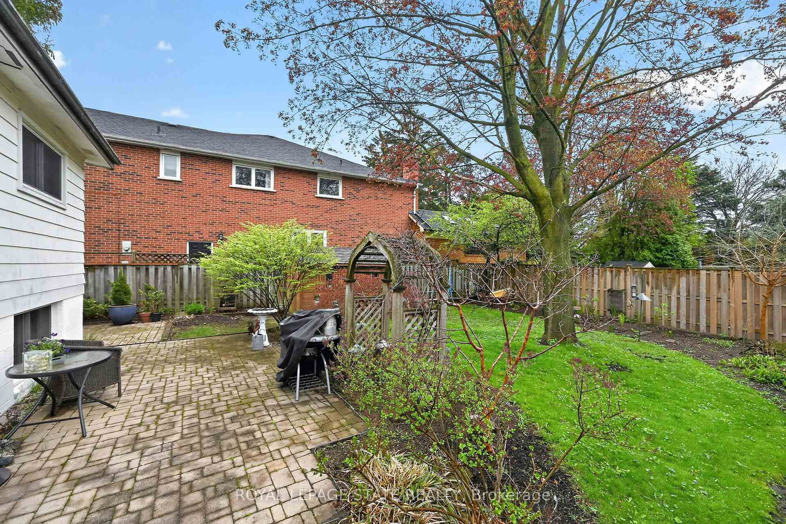 582 Woodview Road • Burlington, ON photo 42