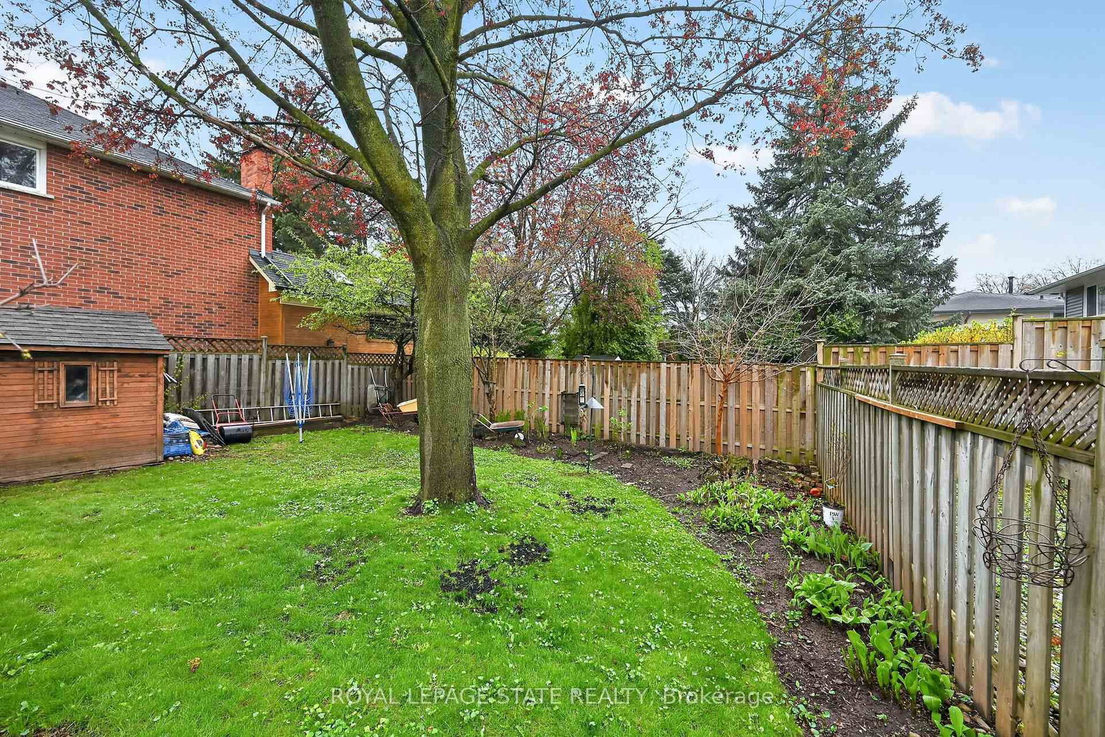 582 Woodview Road • Burlington, ON photo 43
