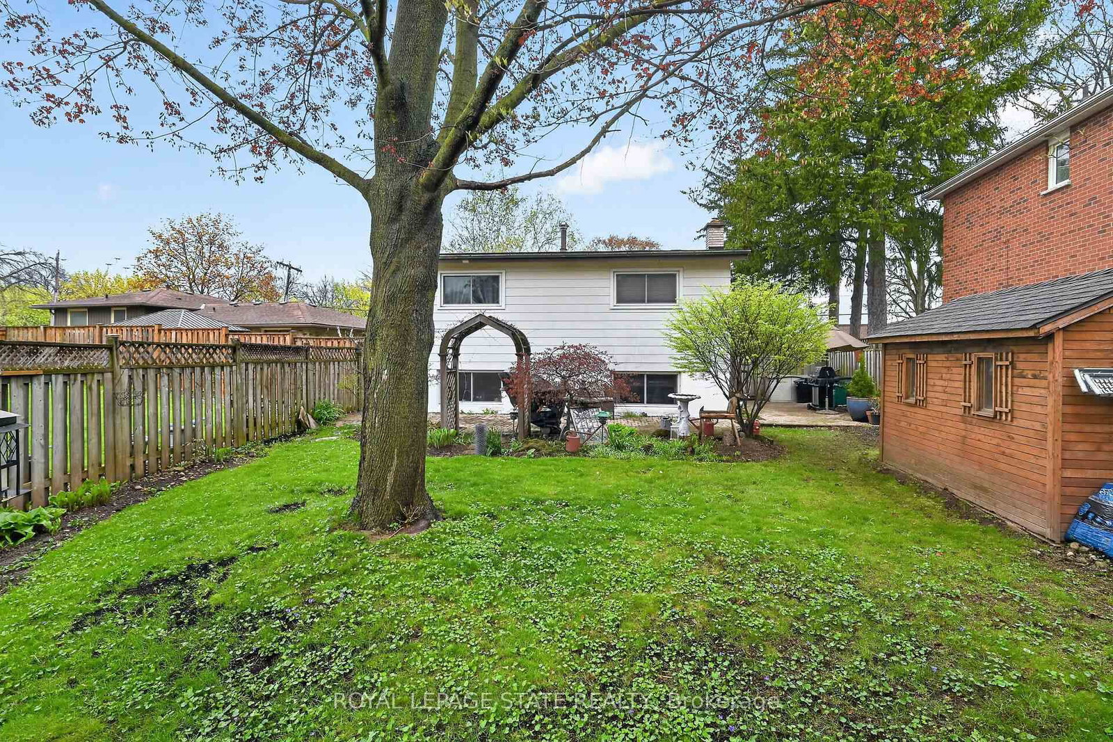 582 Woodview Road • Burlington, ON photo 45