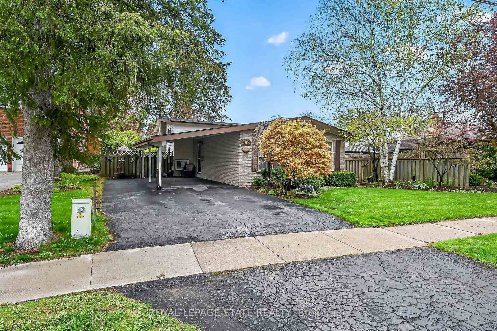 582 Woodview Road • Burlington, ON photo 49