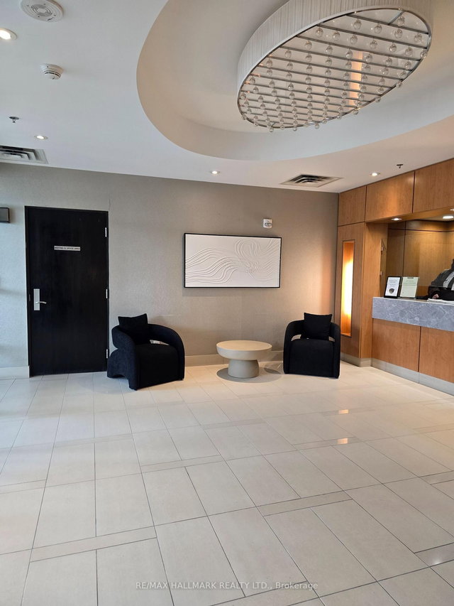 812 - 840 Queens Plate Drive