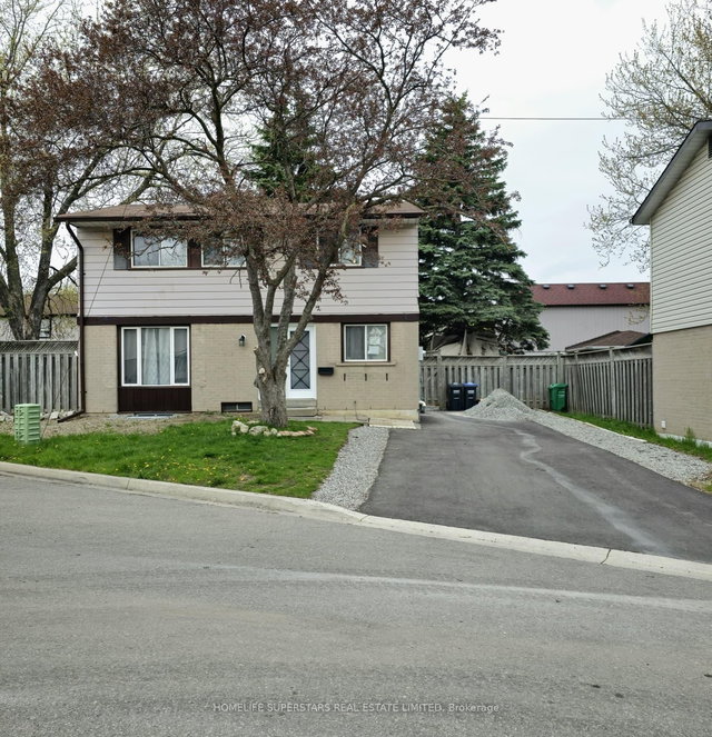 6 Grove Park Square
