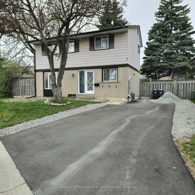 6 Grove Park Square