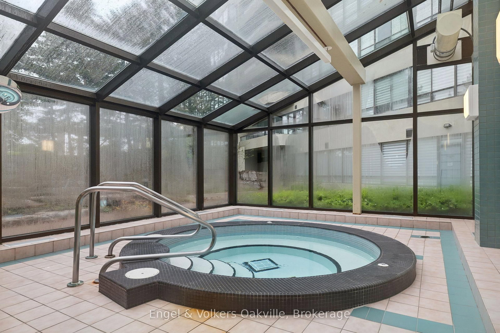22 Hanover Road, Unit 201 - Photo 34