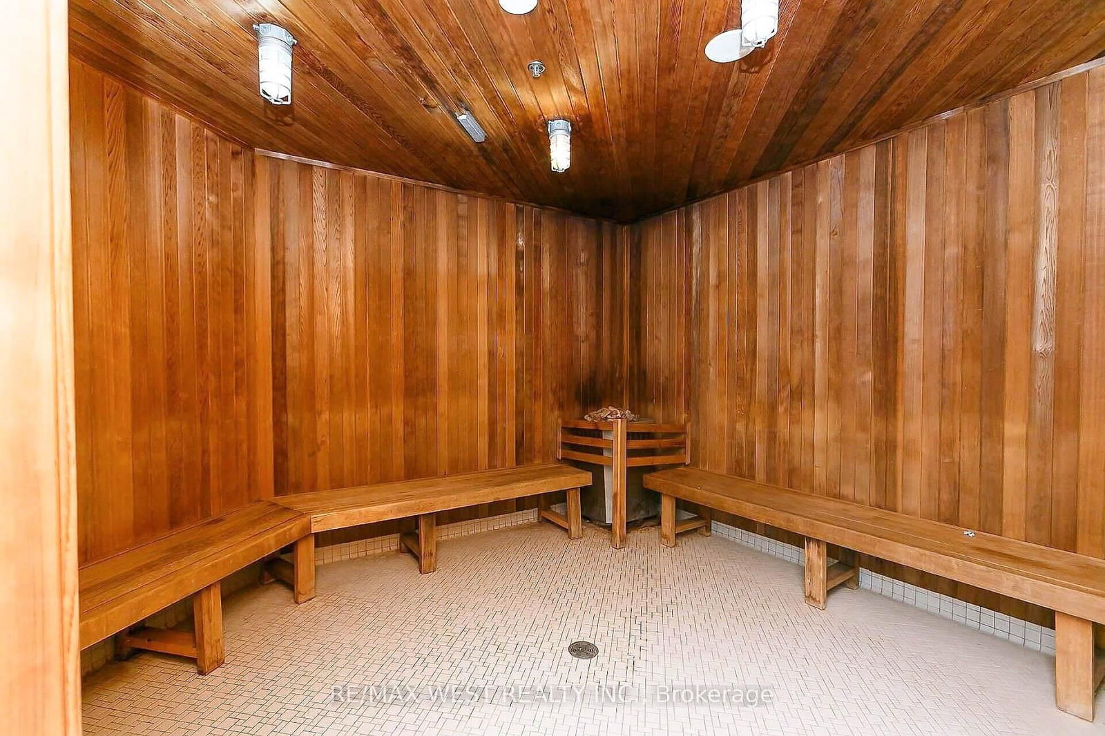 2240 Lake Shore Boulevard W, Unit 505 - Photo 10