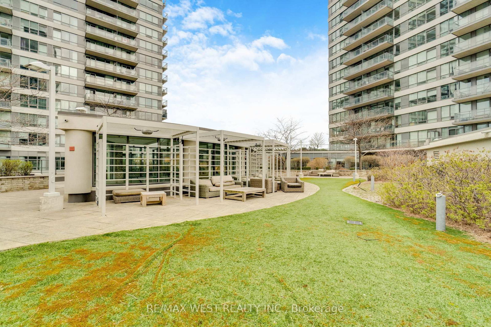 2240 Lake Shore Boulevard W, Unit 505 - Photo 16