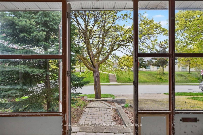 84 Ardglen Dr, Brampton, L6W 1V6 | Image 2