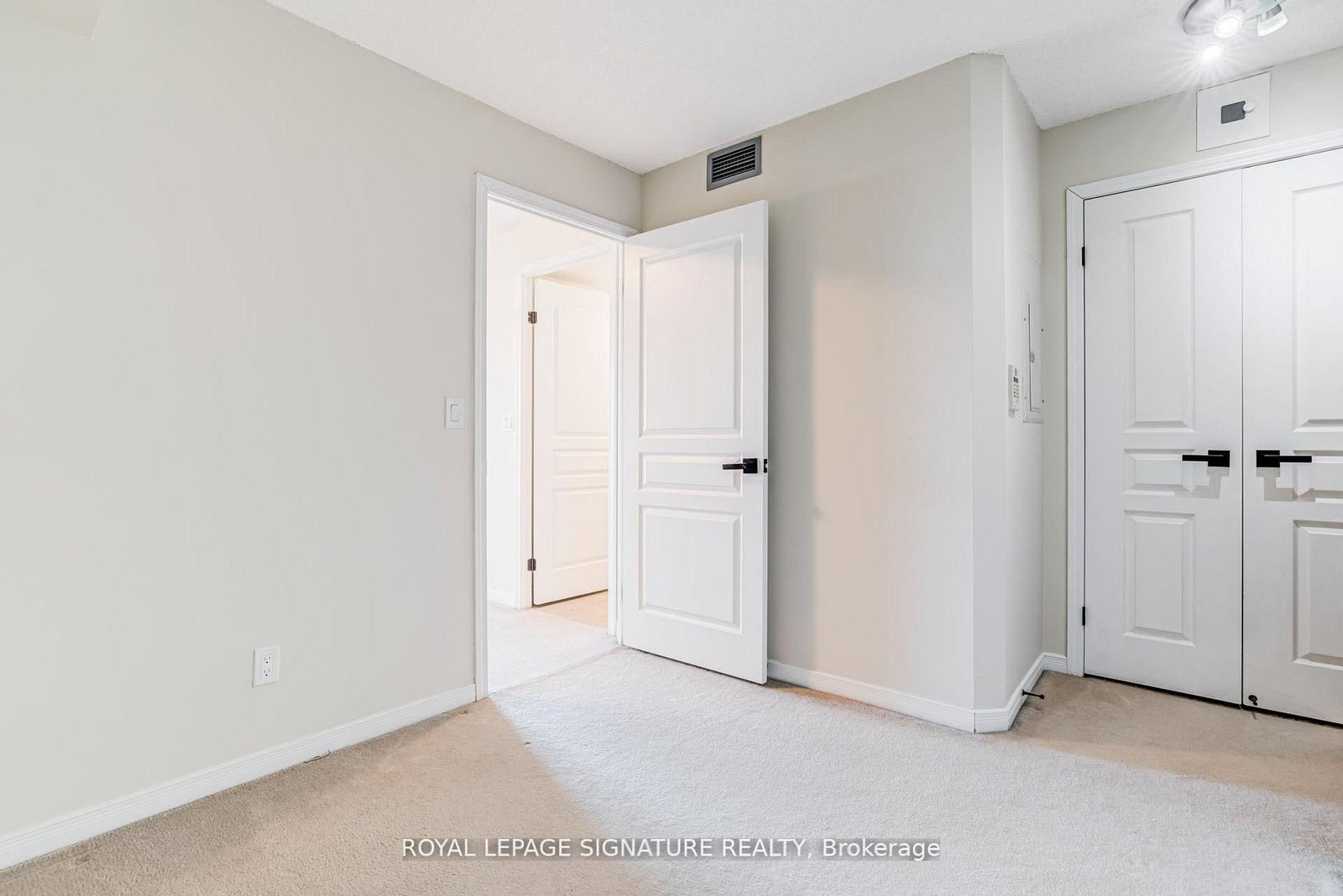 2545 Erin Centre Boulevard, Unit 1703 - Photo 15