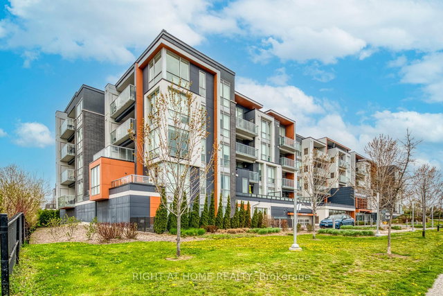 215 - 3028 Creekshore Common
