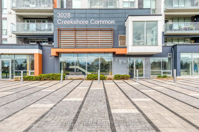 215 - 3028 Creekshore Common