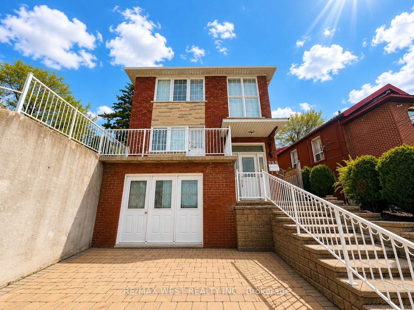 355 Silverthorn Avenue, Unit Basement