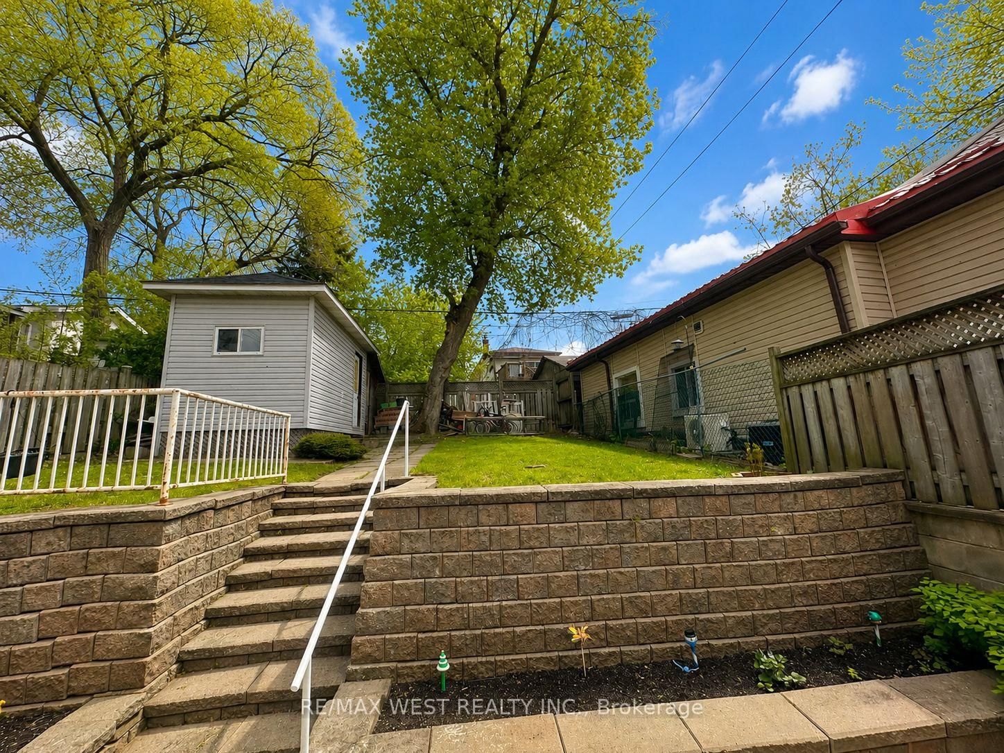 355 Silverthorn Avenue, Unit Basement - Photo 5