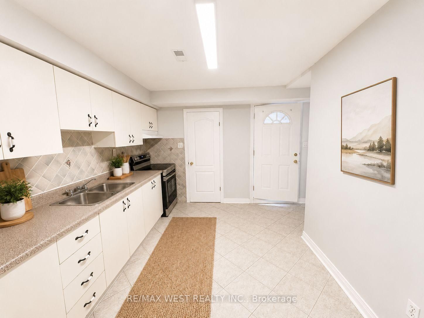 355 Silverthorn Avenue, Unit Basement - Photo 8