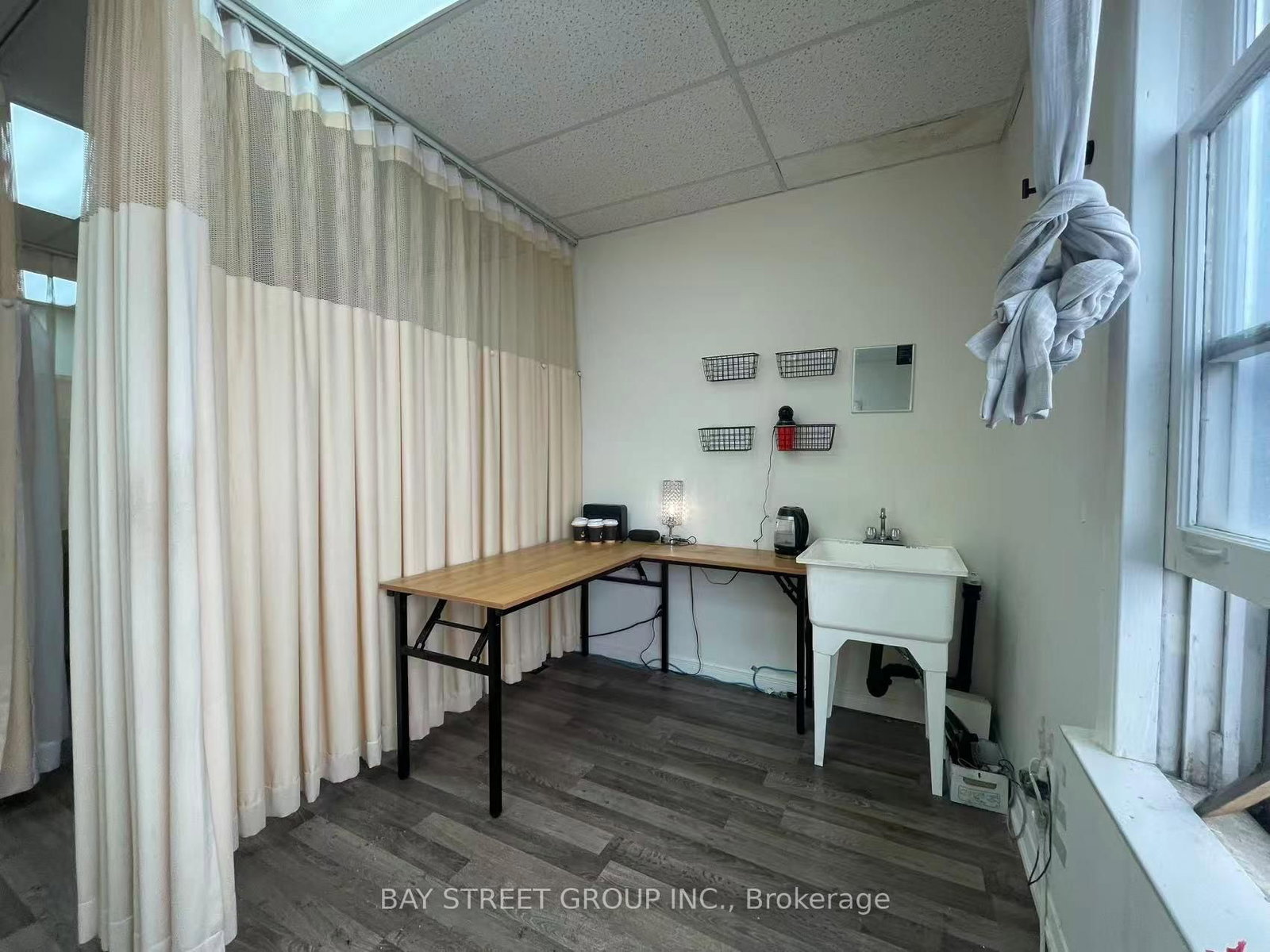 297 Lakeshore Road E, Unit 6 - Photo 10