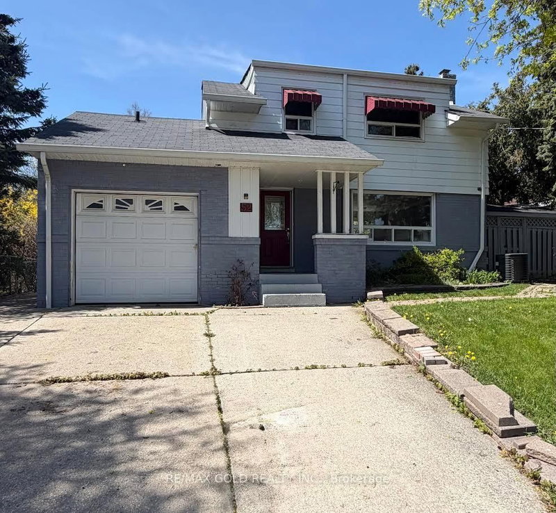52 Eldomar Ave, Brampton, L6W 3N7 | Image 2