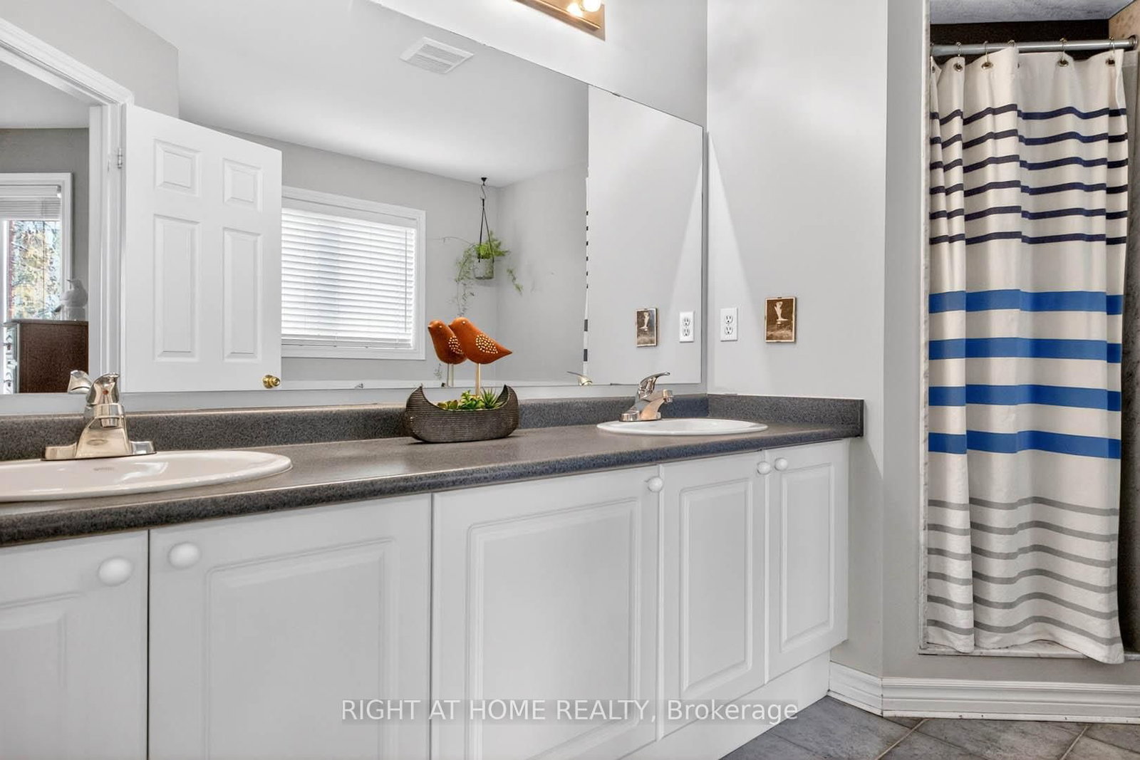 5956 Rayshaw Crescent • Mississauga, ON photo 18