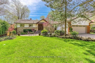 5-bed Detached House · 3640 BURNBRAE Dr