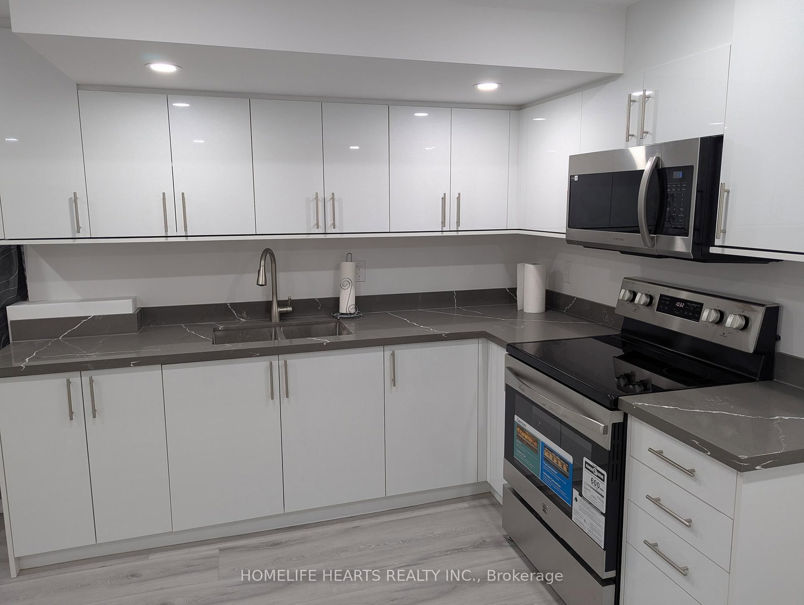 22 Exhibition Crescent, Unit Bsmt - Photo 13