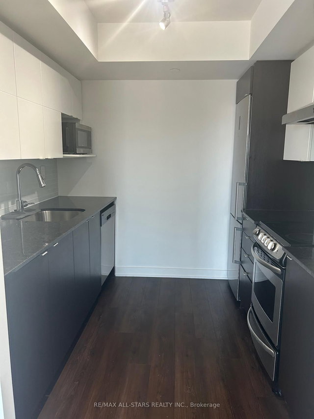 1004 - 160 Flemington Road