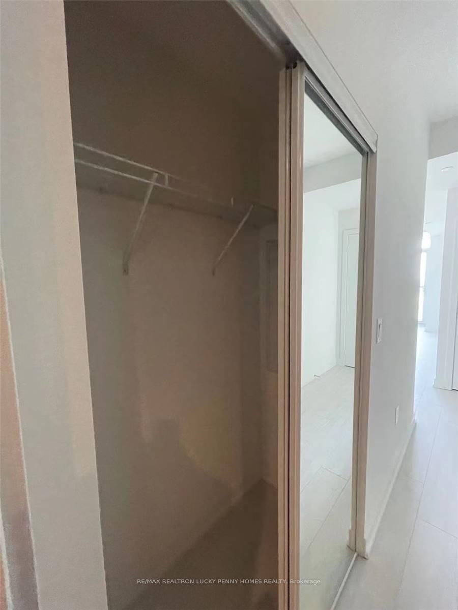 10 De Boers Drive, Unit 810 - Photo 7