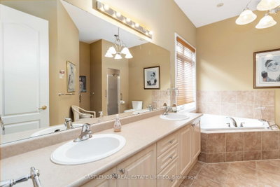 39 Saint Hubert Brampton,ON L6P 1W1 — Photo 14