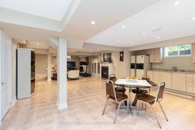 39 Saint Hubert Brampton,ON L6P 1W1 — Photo 23
