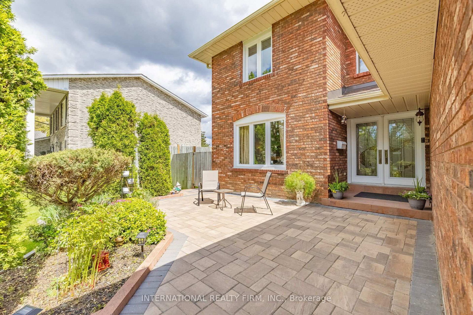 1236 Fleet Street • Mississauga, ON photo 2