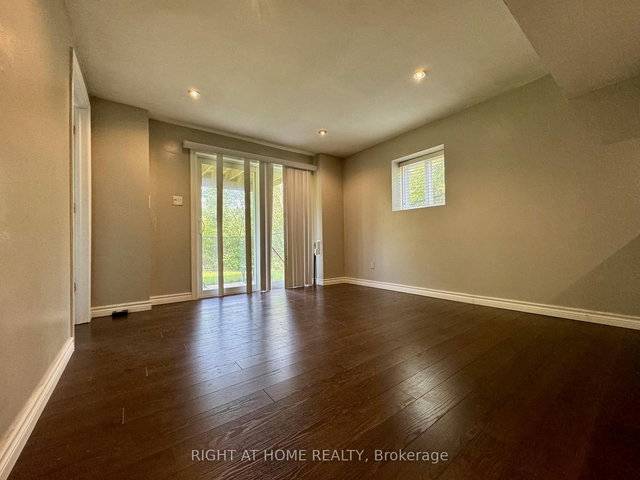 Bsmt - 1045 Tock Close