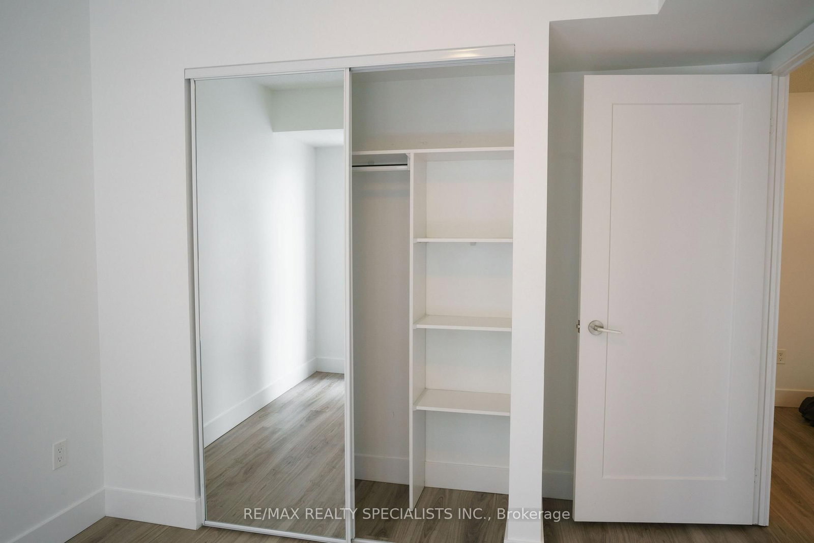 9 Mabelle Avenue, Unit 326 - Photo 12
