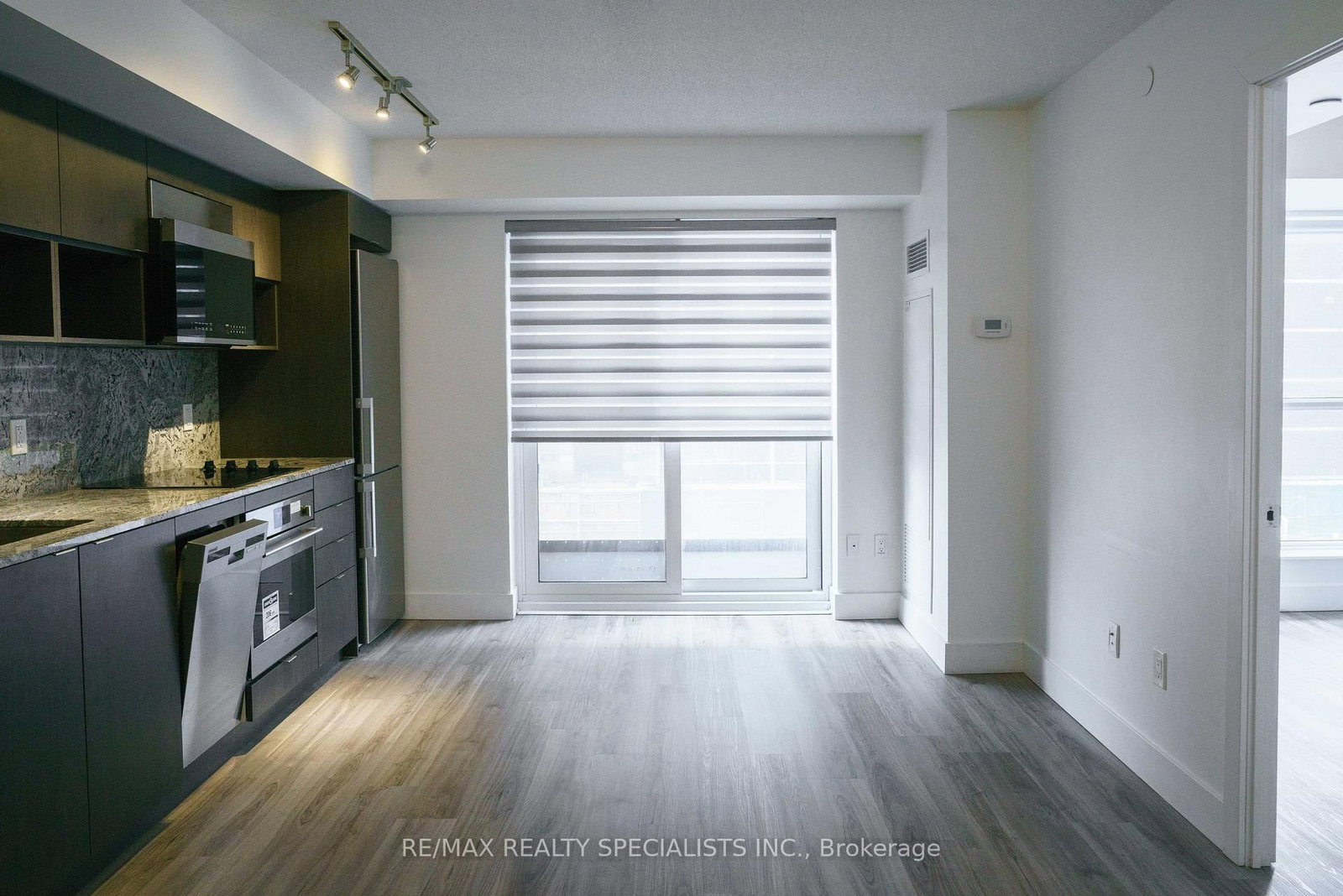 9 Mabelle Avenue, Unit 326 - Photo 7